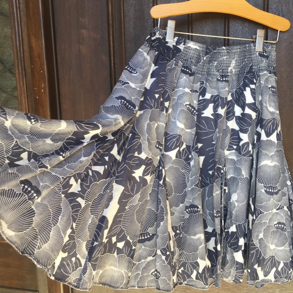 Banana Republic skirt - Picture 2 of 5